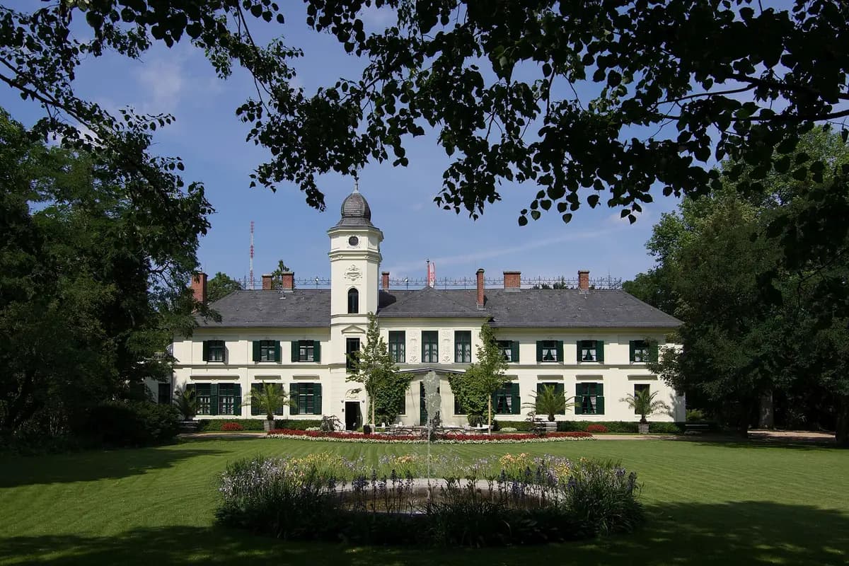 Schloss Britz — wedding venue in Berlin, Germany