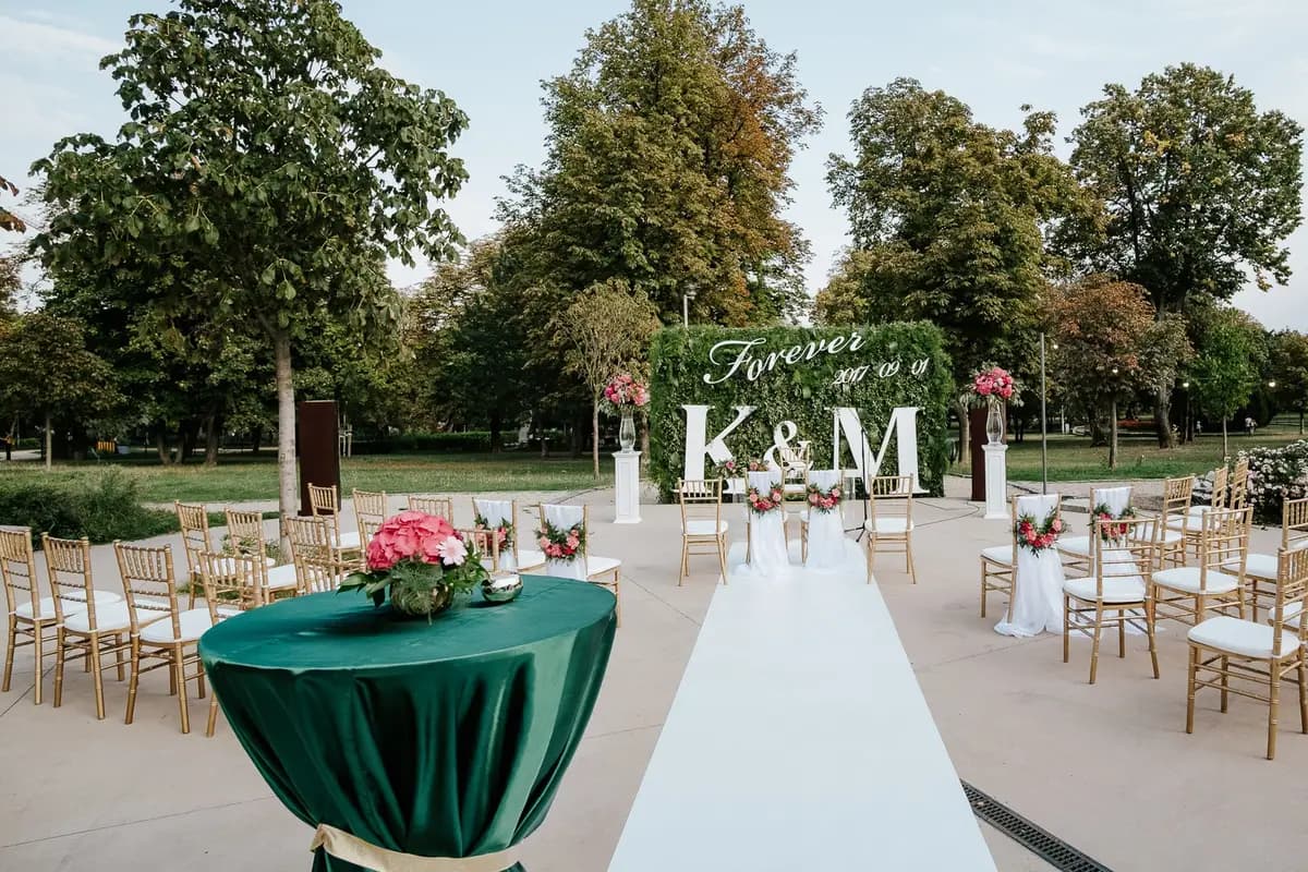 Larus Restaurant and Event Centre — wedding venue in Budapest, Hungary