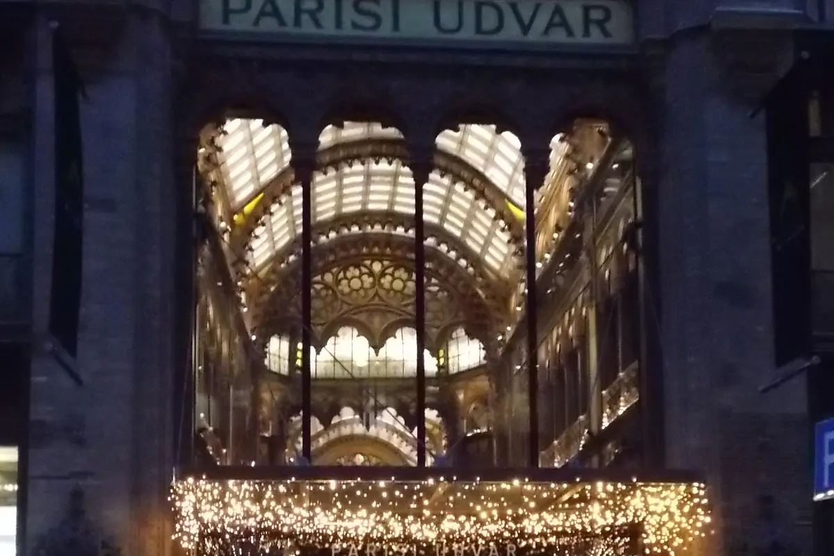 Párisi Udvar Hotel Budapest — wedding venue in Budapest, Hungary